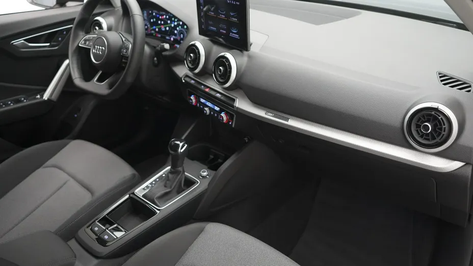 AUDI Q2 -