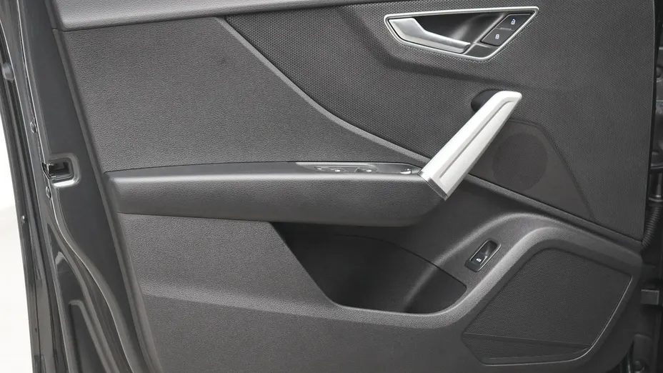 AUDI Q2 -