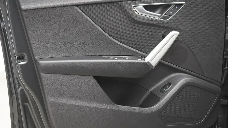 AUDI Q2 -