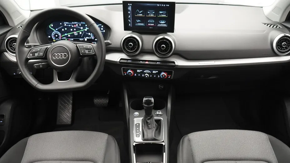 AUDI Q2 -