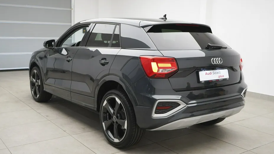 AUDI Q2 -