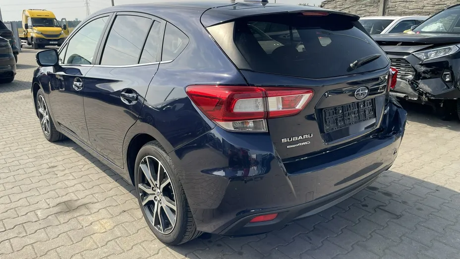 SUBARU Impreza -