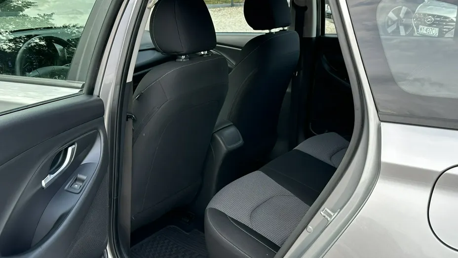 HYUNDAI i30 -
