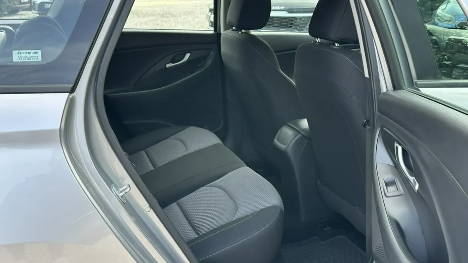HYUNDAI i30 -