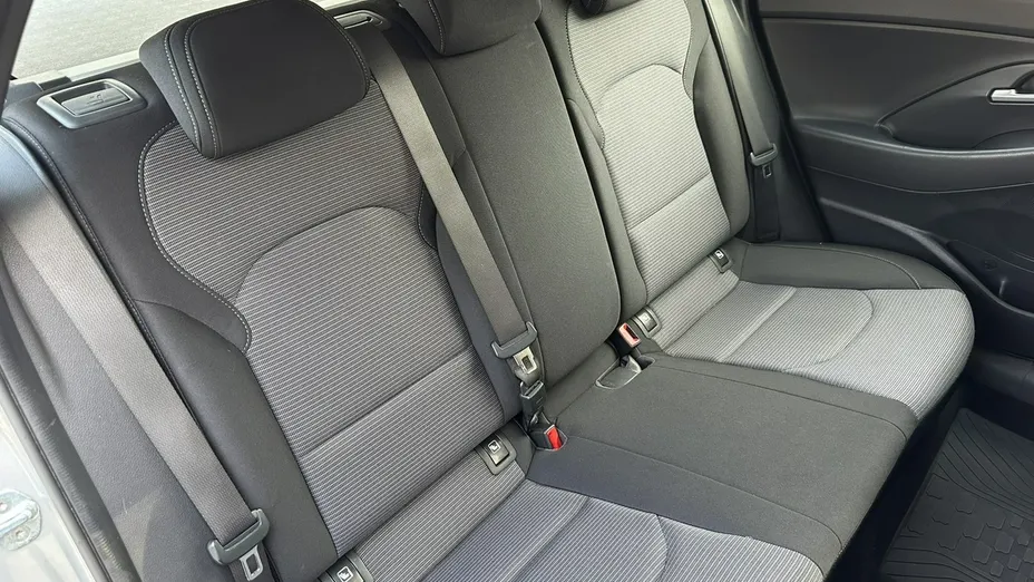 HYUNDAI i30 -