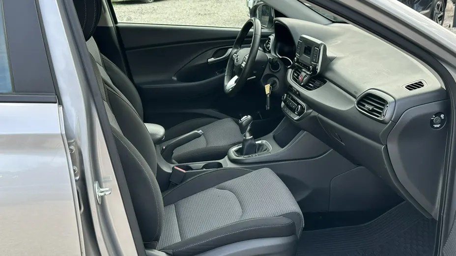 HYUNDAI i30 -