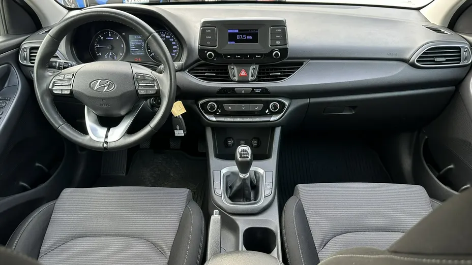 HYUNDAI i30 -