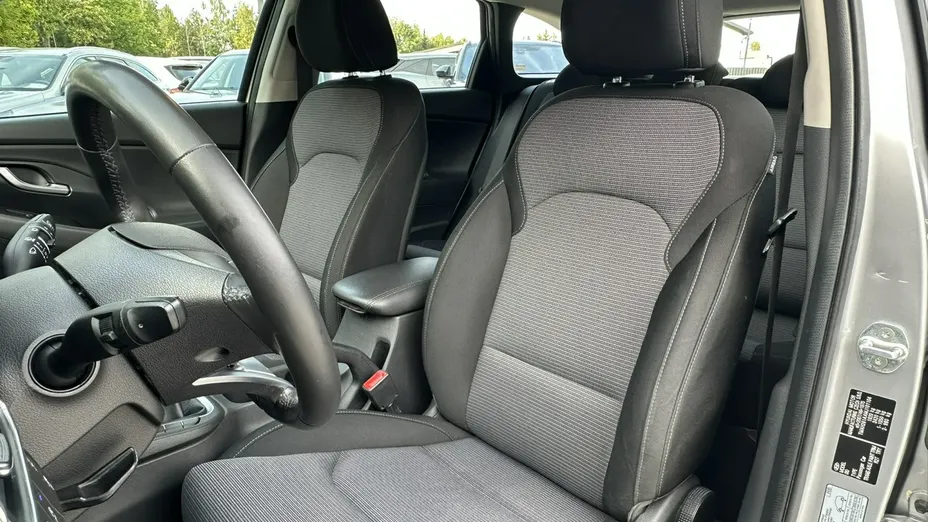 HYUNDAI i30 -