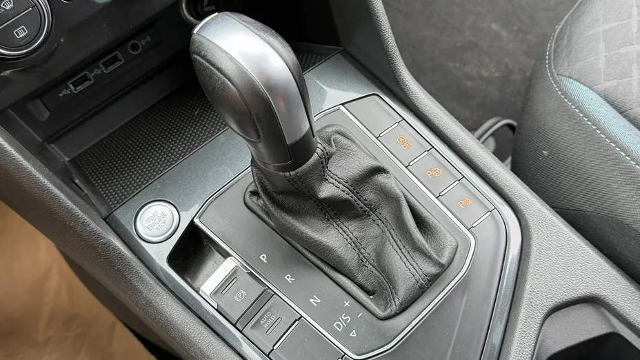 VOLKSWAGEN Tiguan -
