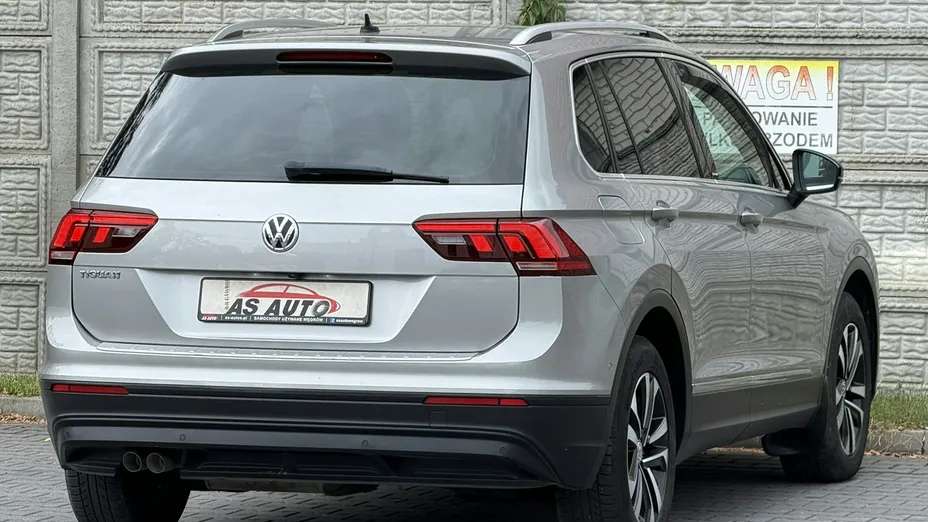 VOLKSWAGEN Tiguan -