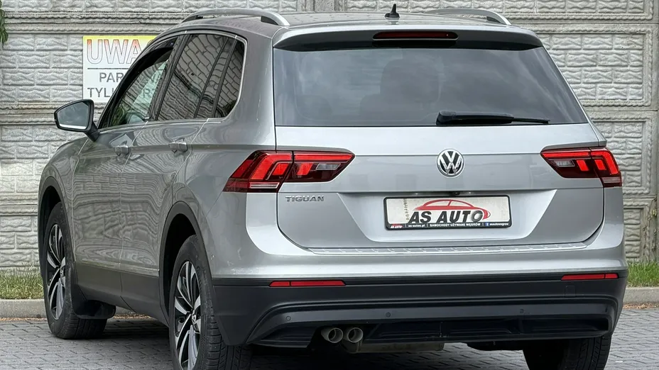 VOLKSWAGEN Tiguan -
