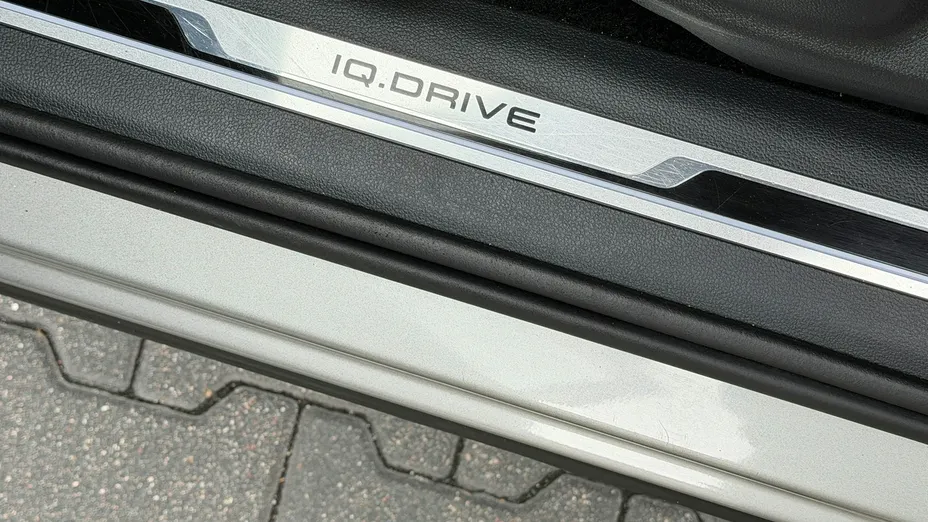 VOLKSWAGEN Tiguan -