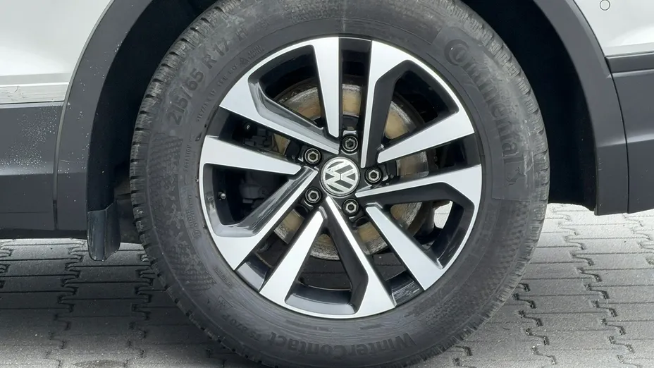 VOLKSWAGEN Tiguan -