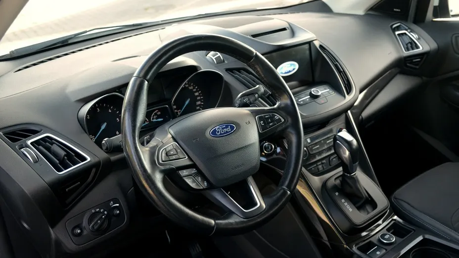 FORD Kuga -