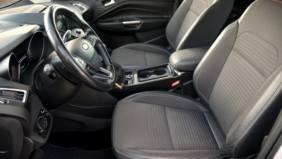 FORD Kuga -