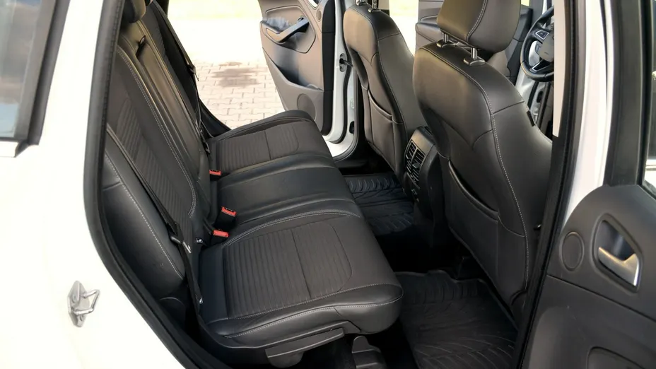 FORD Kuga -