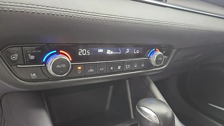 MAZDA 6 -