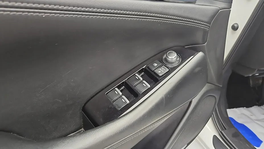 MAZDA 6 -