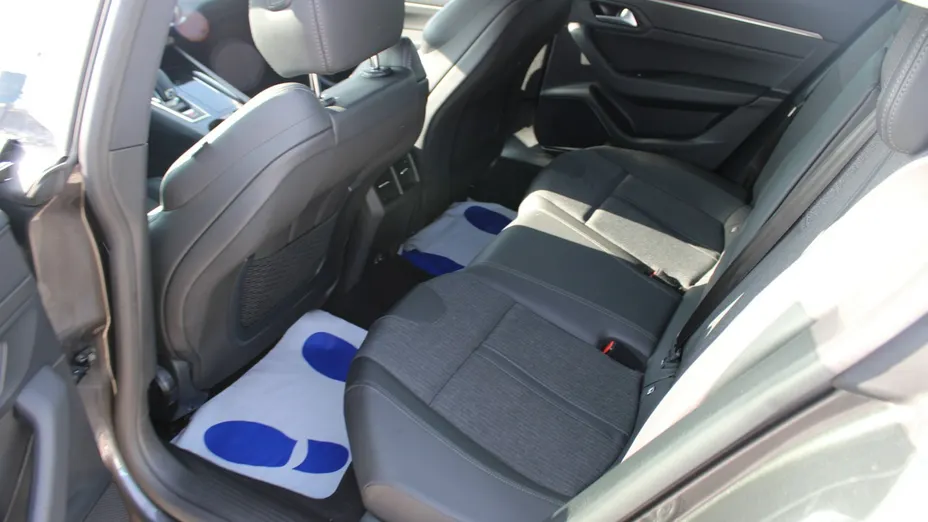 PEUGEOT 508 -