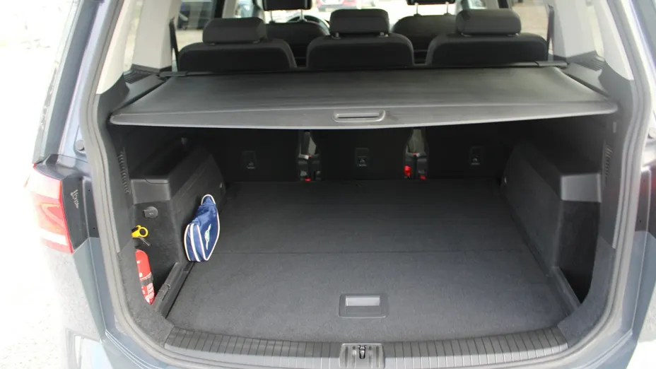 VOLKSWAGEN Touran -