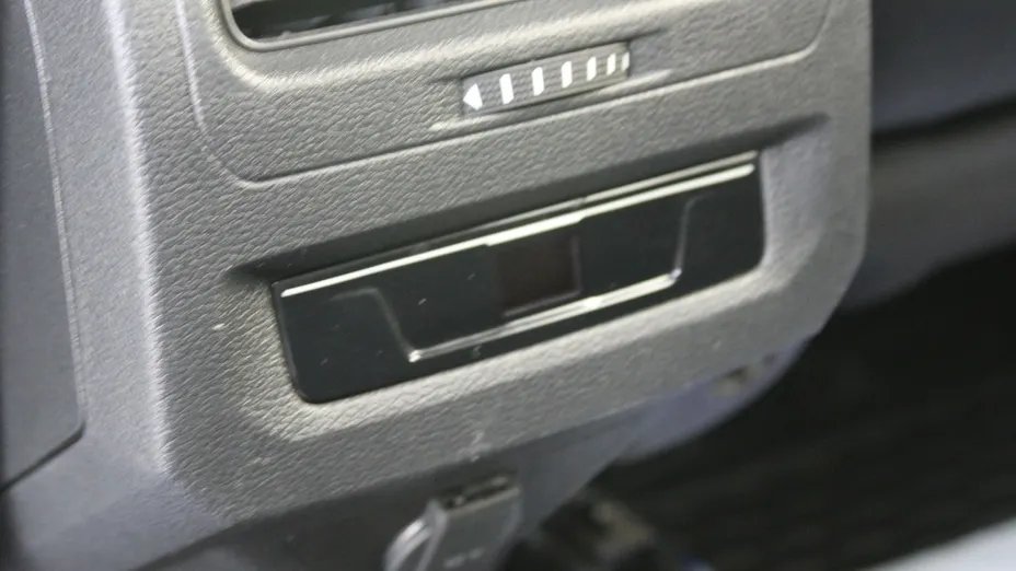 VOLKSWAGEN Touran -