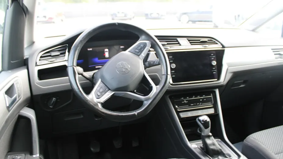 VOLKSWAGEN Touran -