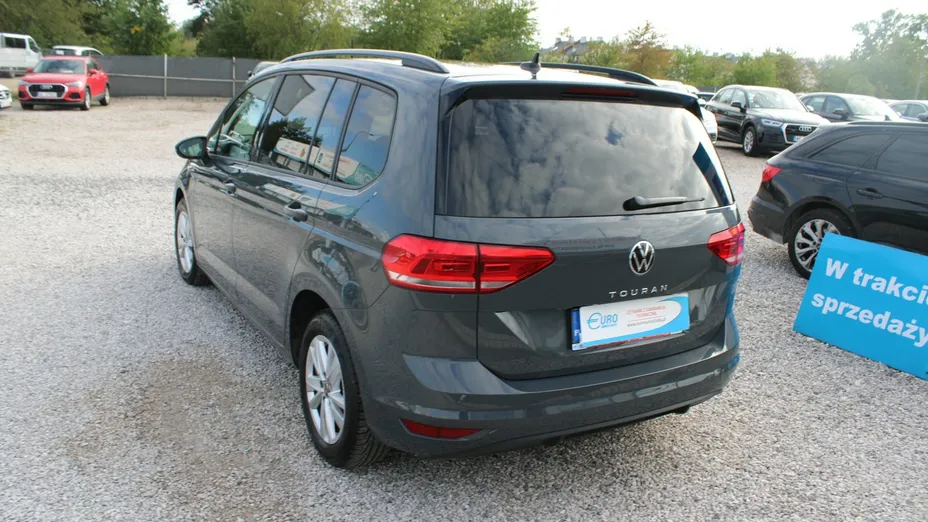 VOLKSWAGEN Touran -