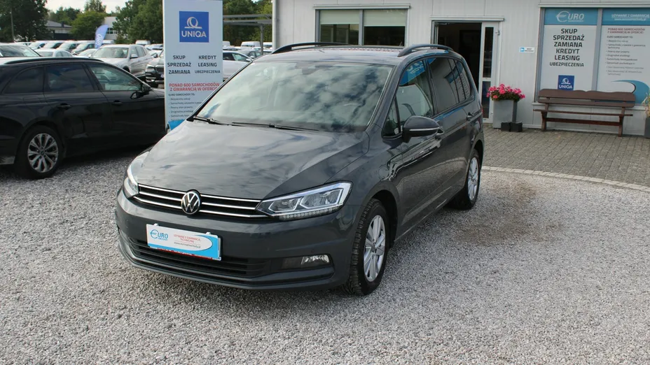 VOLKSWAGEN Touran -