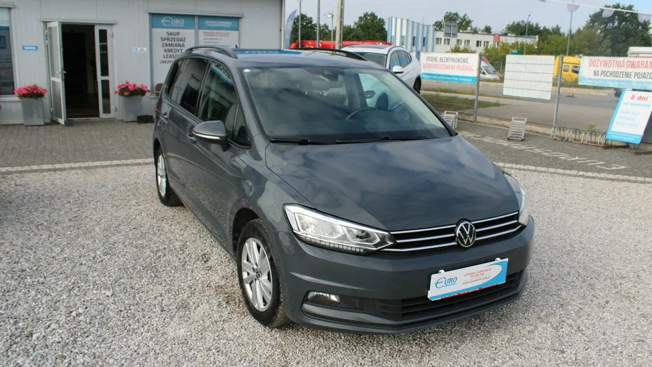 VOLKSWAGEN Touran -