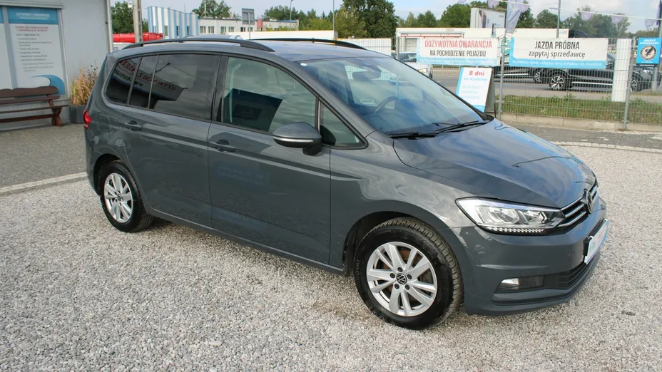 VOLKSWAGEN Touran -