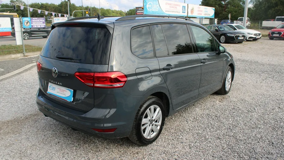 VOLKSWAGEN Touran -