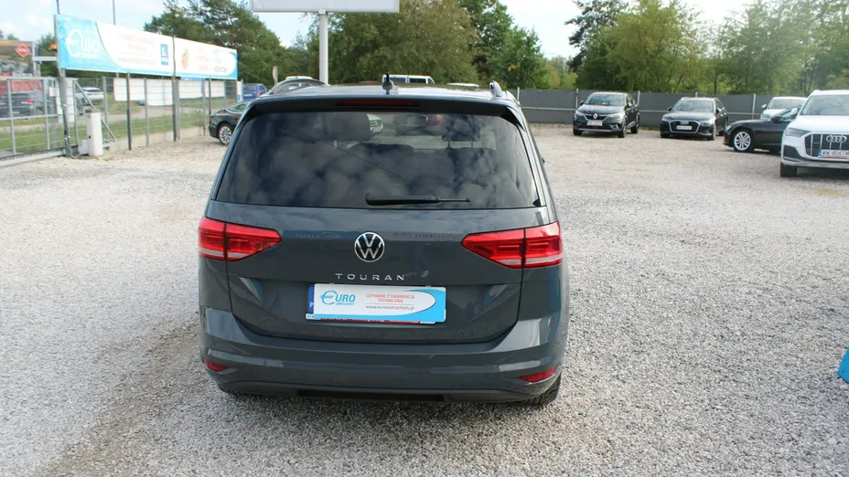 VOLKSWAGEN Touran -