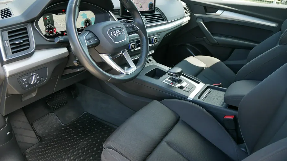 AUDI Q5 -