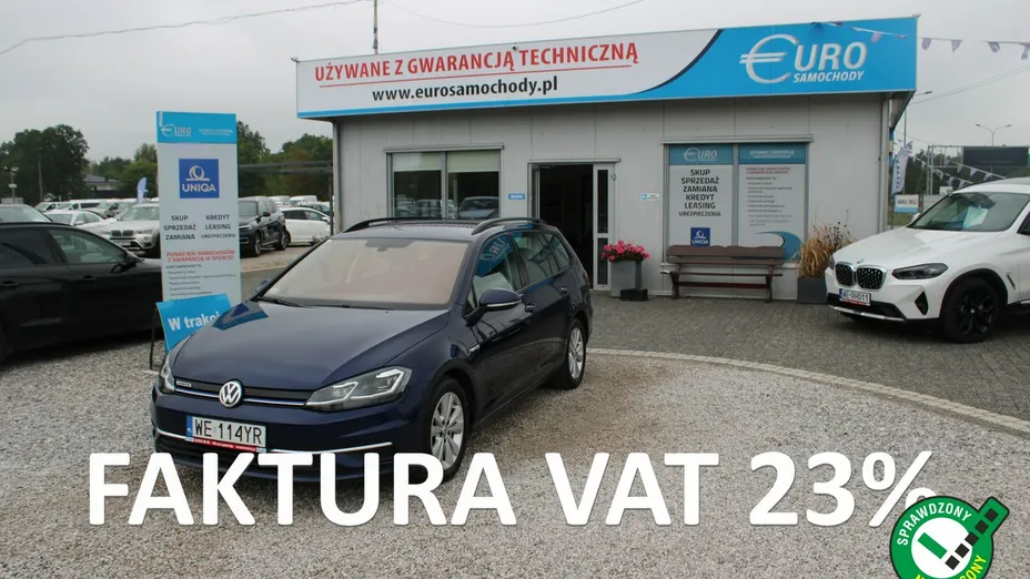 VOLKSWAGEN Golf -