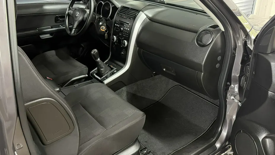 SUZUKI Grand Vitara -