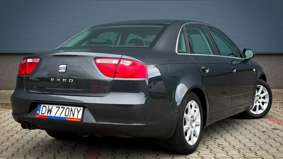 SEAT Exeo -