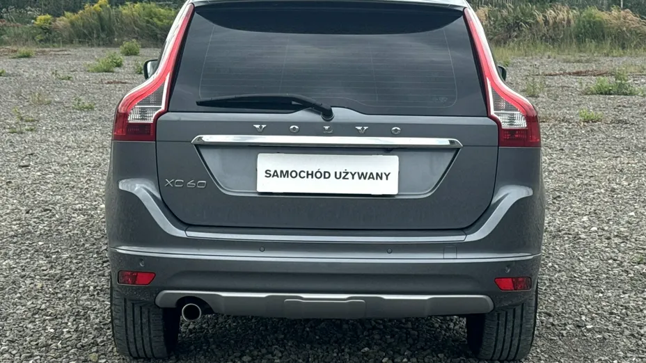 VOLVO XC60 -