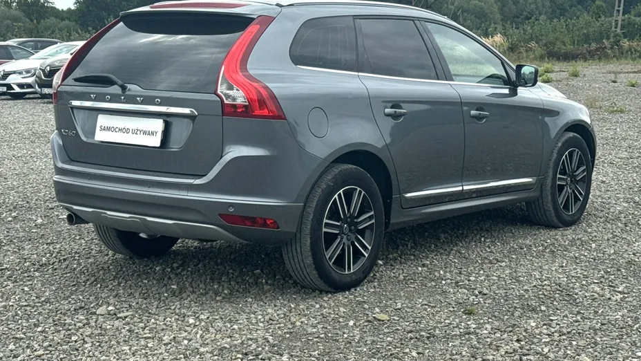 VOLVO XC60 -