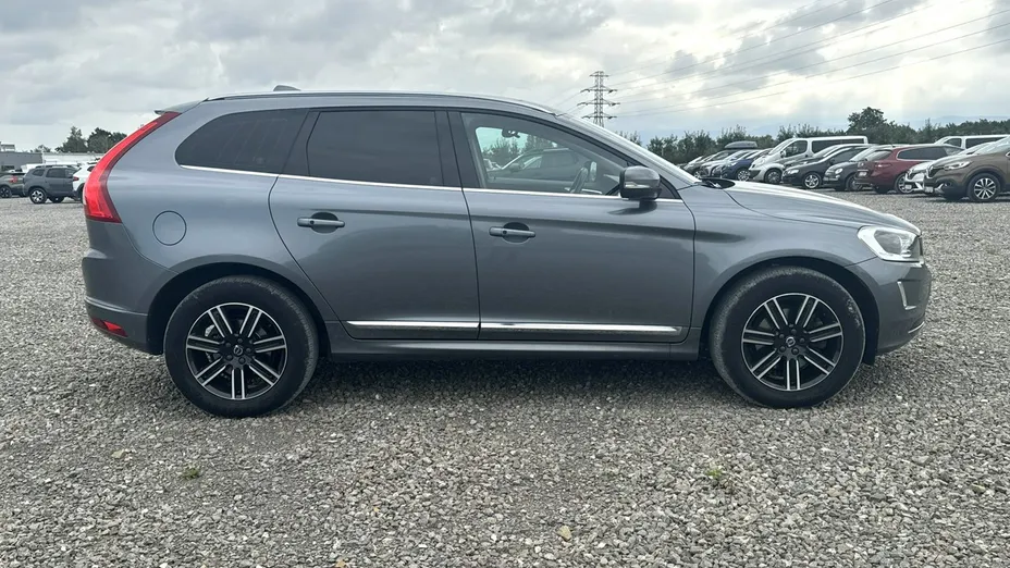 VOLVO XC60 -