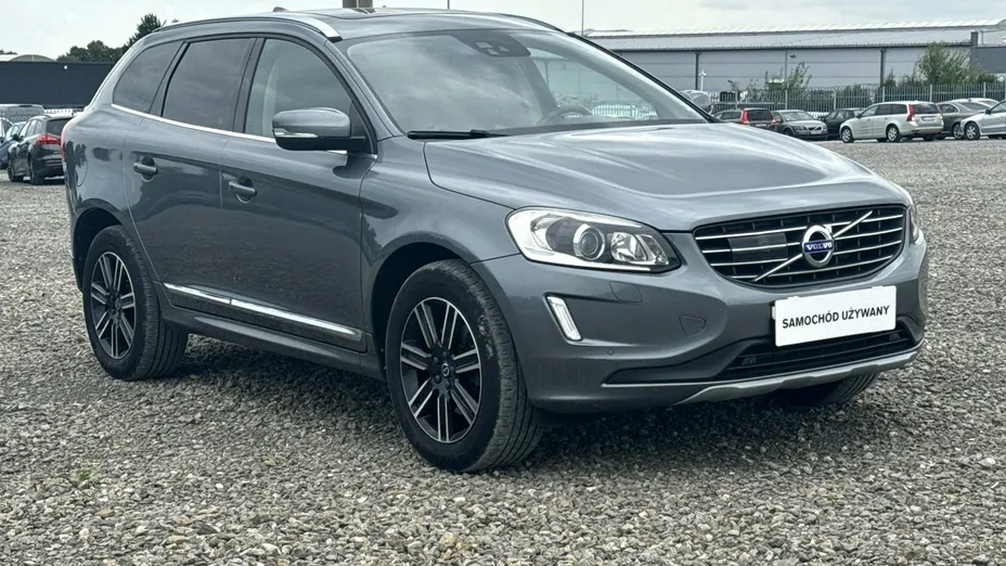 VOLVO XC60 -