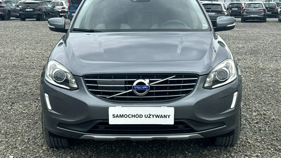 VOLVO XC60 -
