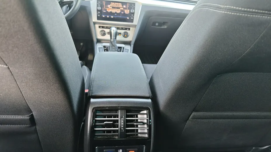 VOLKSWAGEN Passat -
