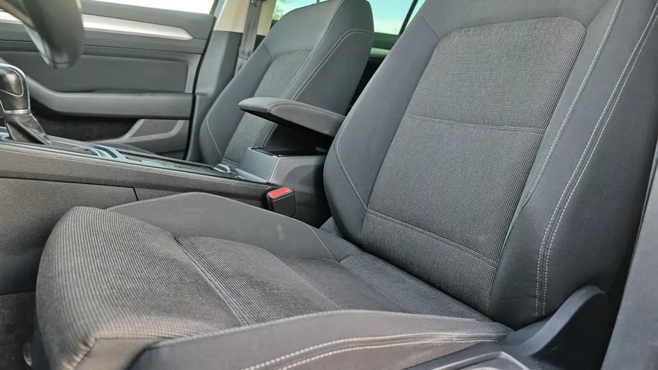 VOLKSWAGEN Passat -