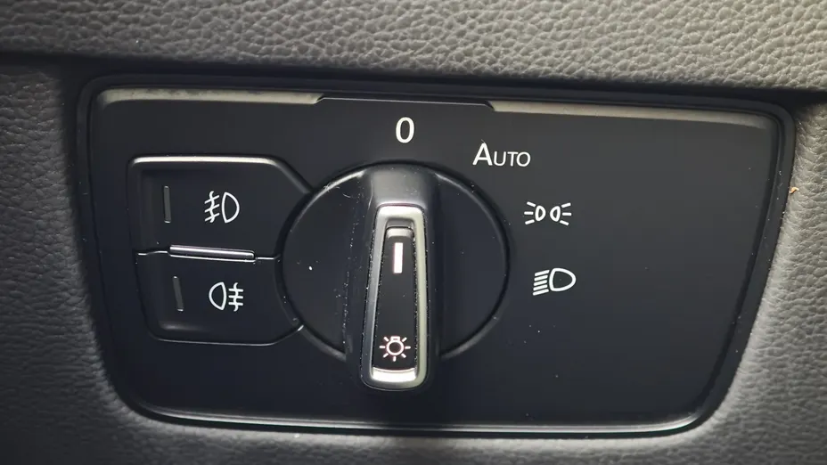 VOLKSWAGEN Passat -