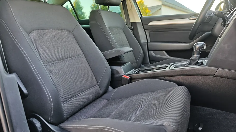 VOLKSWAGEN Passat -
