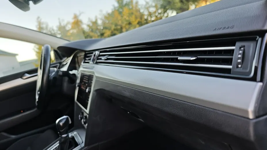 VOLKSWAGEN Passat -