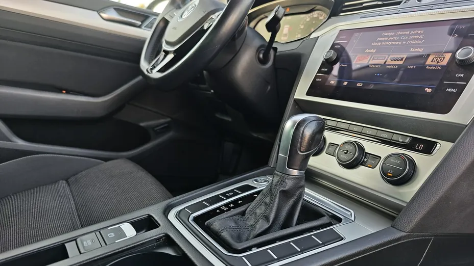 VOLKSWAGEN Passat -