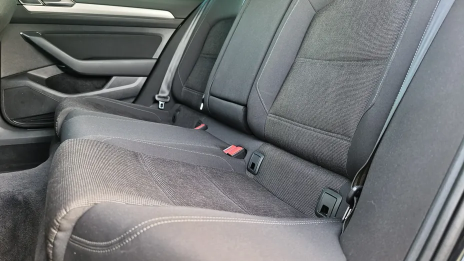 VOLKSWAGEN Passat -