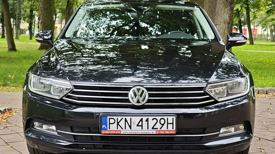 VOLKSWAGEN Passat -