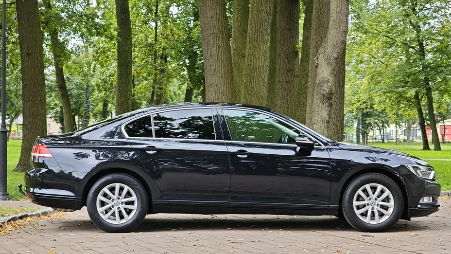 VOLKSWAGEN Passat -